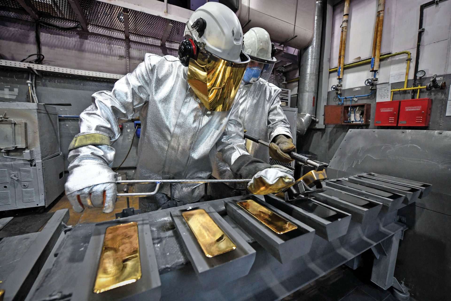 Prețul aurului a atins noi recorduri, alimentând îngrijorări globale privind stabilitatea financiară