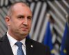 Bulgaria: Fostul președinte prorus conduce detașat în alegeri, arată exit-poll-urile