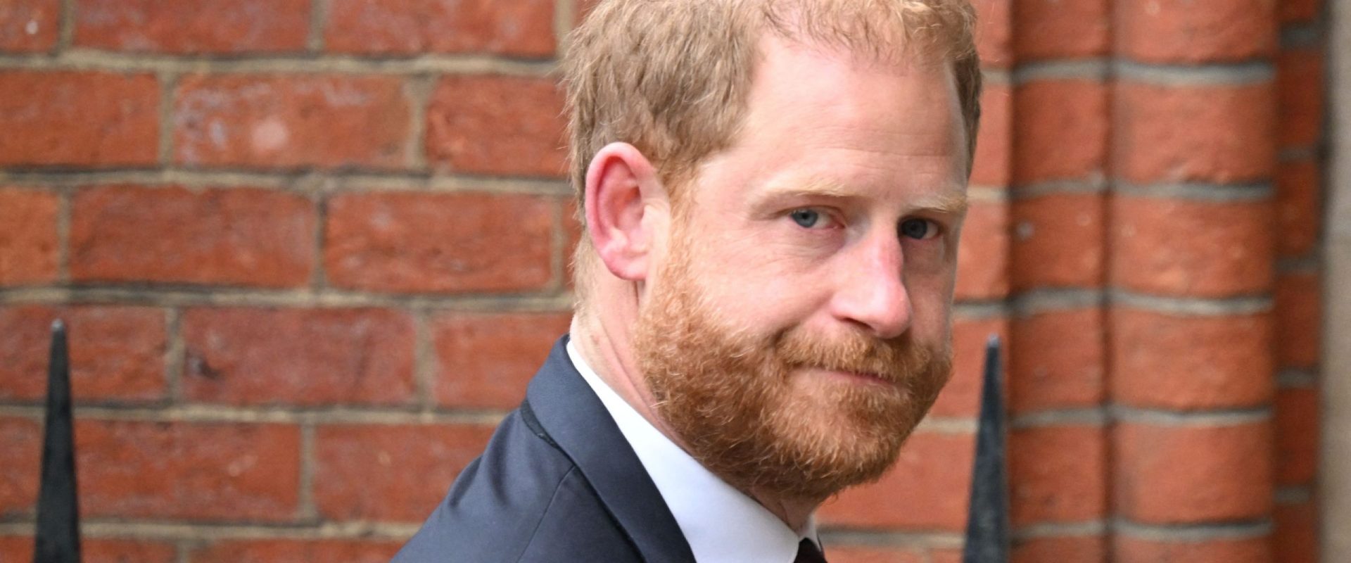 Prințul Harry, dat în judecată de fosta organizație caritabilă