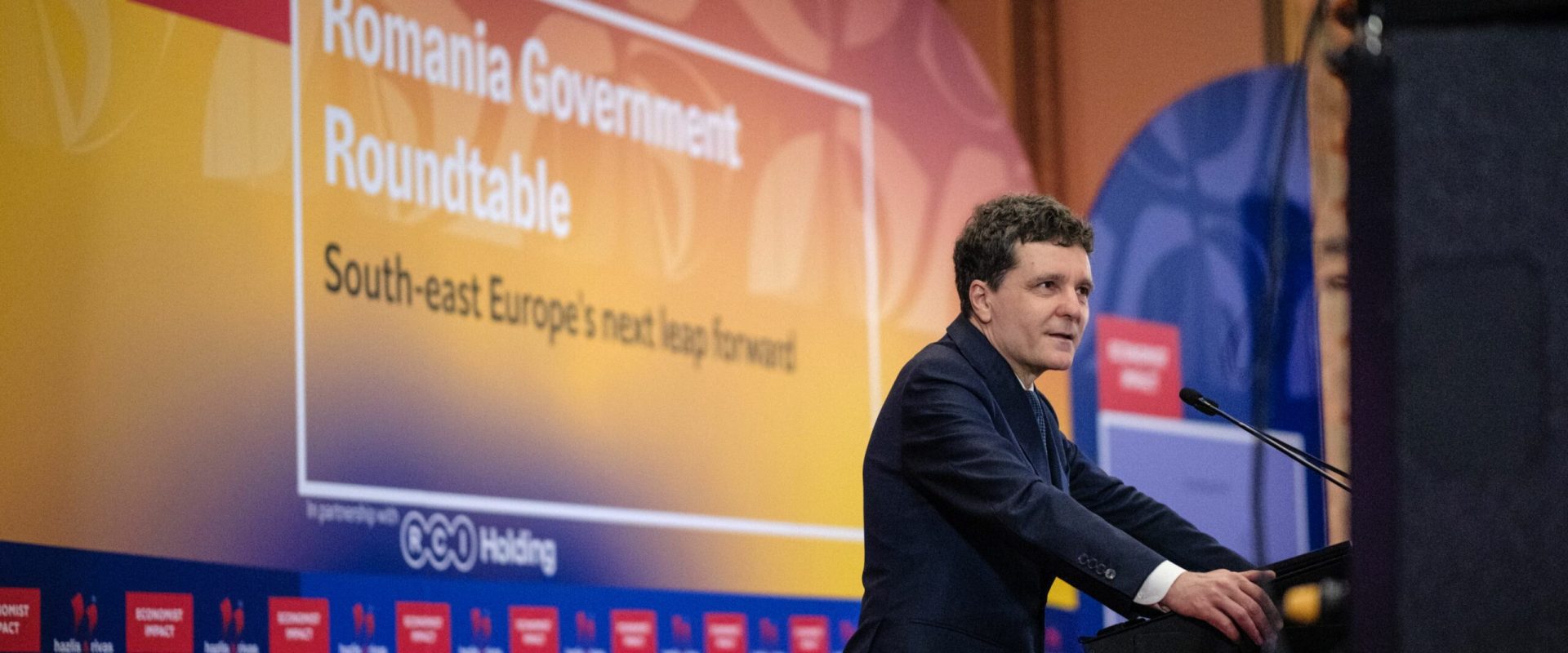 Economiști și lideri, la masa rotundă. Ce au discutat despre viitorul României și Europei