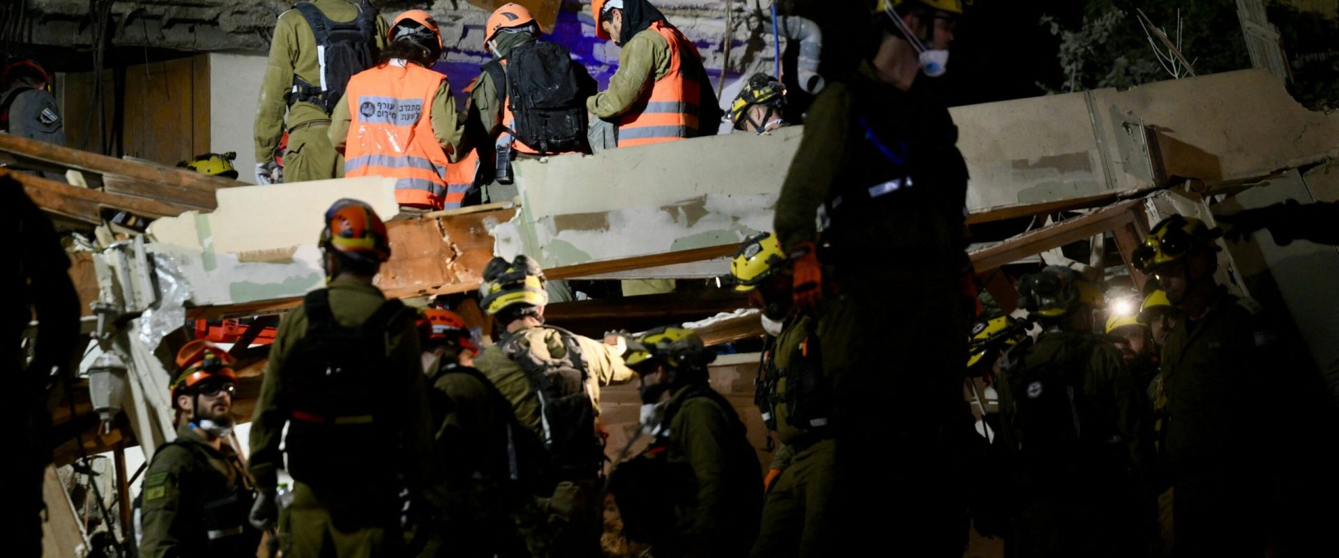 Atac iranian la haifa: O clădire, făcută scrum, victime confirmate