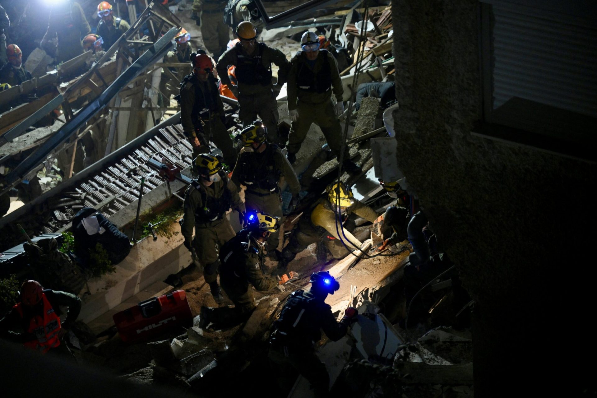 Cel puțin 25 de persoane au murit în urma unor atacuri care au vizat statul Iran, lansate de Statele Unite și Israel, potrivit informațiilor publicate de presa de stat iraniană, citată de Sky News