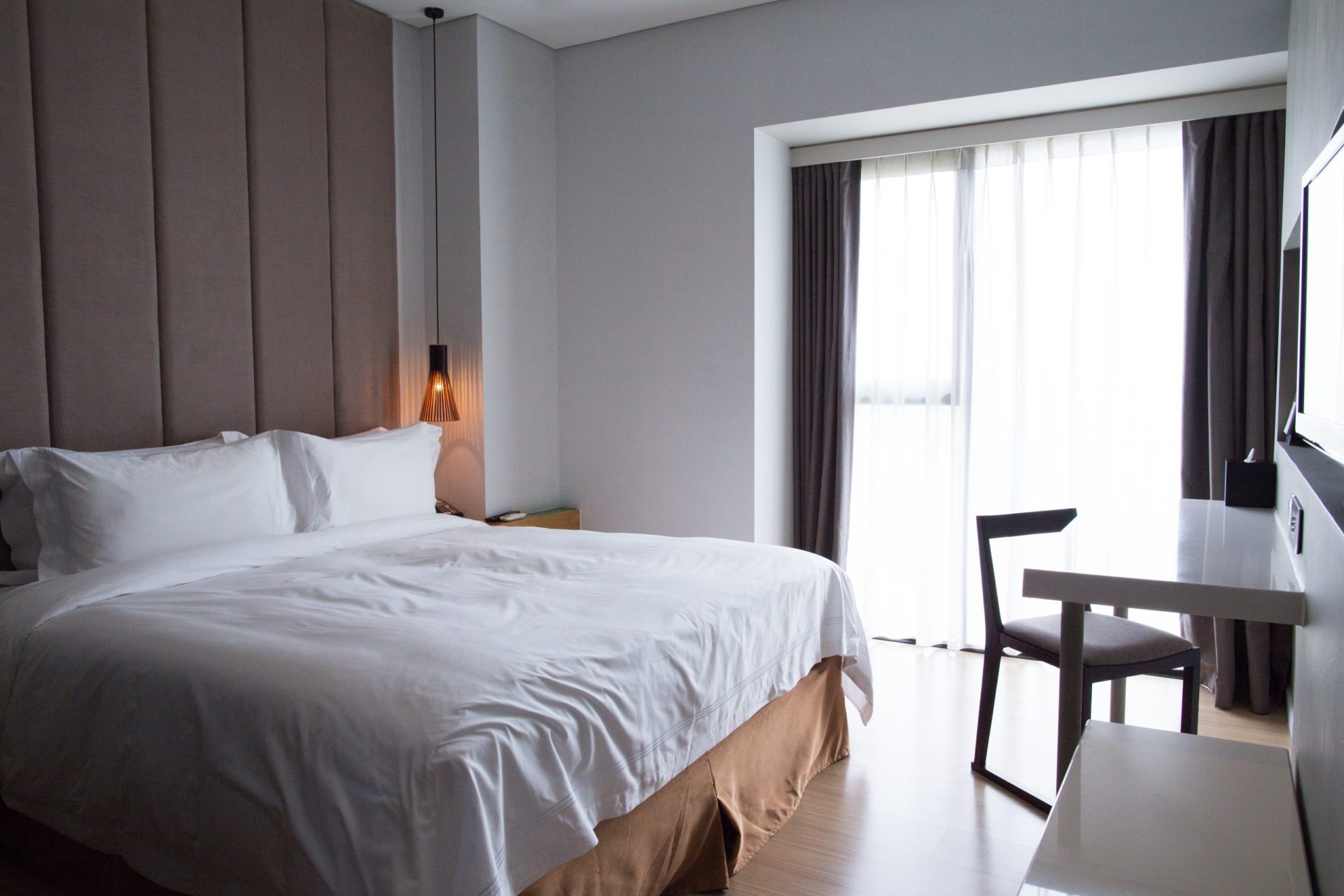 # Detalii ascunse: Cum depistezi o curățenie superficială în camera de hotel O cameră de hotel care pare impecabilă la prima vedere poate ascunde, de fapt, deficiențe majore de curățenie