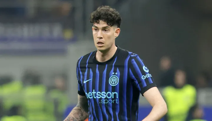 Derby la Milano: Inter caută să-și consolideze avansul în Serie A, Roma vine la San Siro Milano se pregătește pentru un nou spectacol fotbalistic, duminică seara, când liderul Serie A, Inter, va primi vizita celor de la AS Roma pe stadionul San Siro
