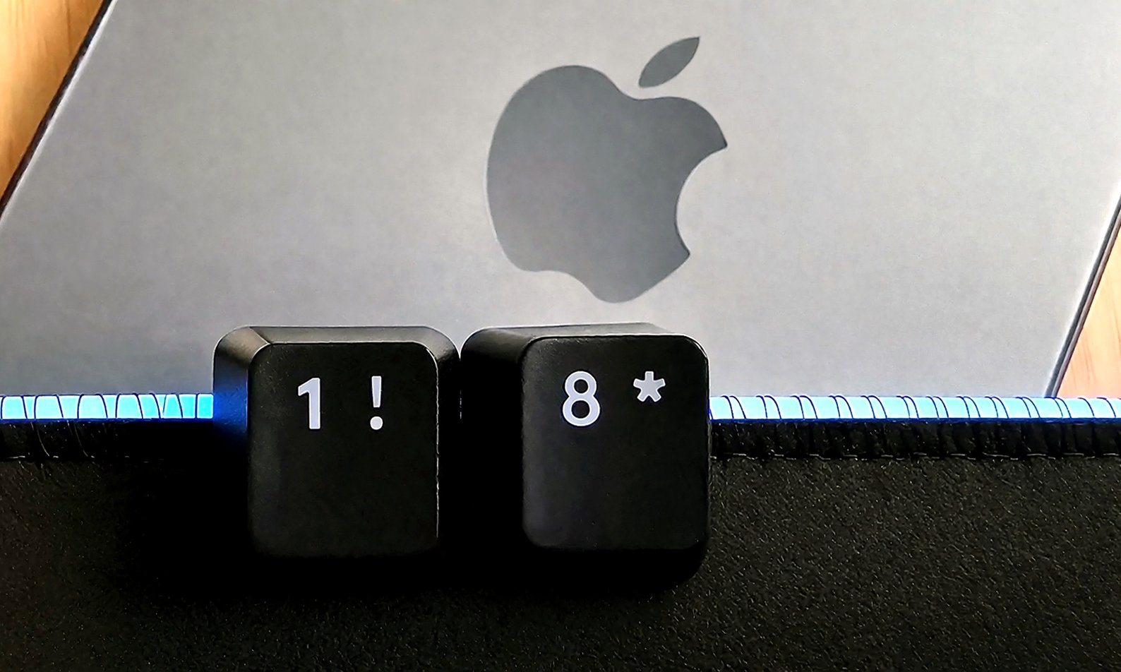 Gama iPhone 18 Pro ar putea renunța la culoarea neagră, o schimbare majoră pentru fanii Apple Potrivit unor zvonuri recente, următorul model de top al celor de la Apple, iPhone 18 Pro, ar putea veni fără clasica variantă de culoare neagră