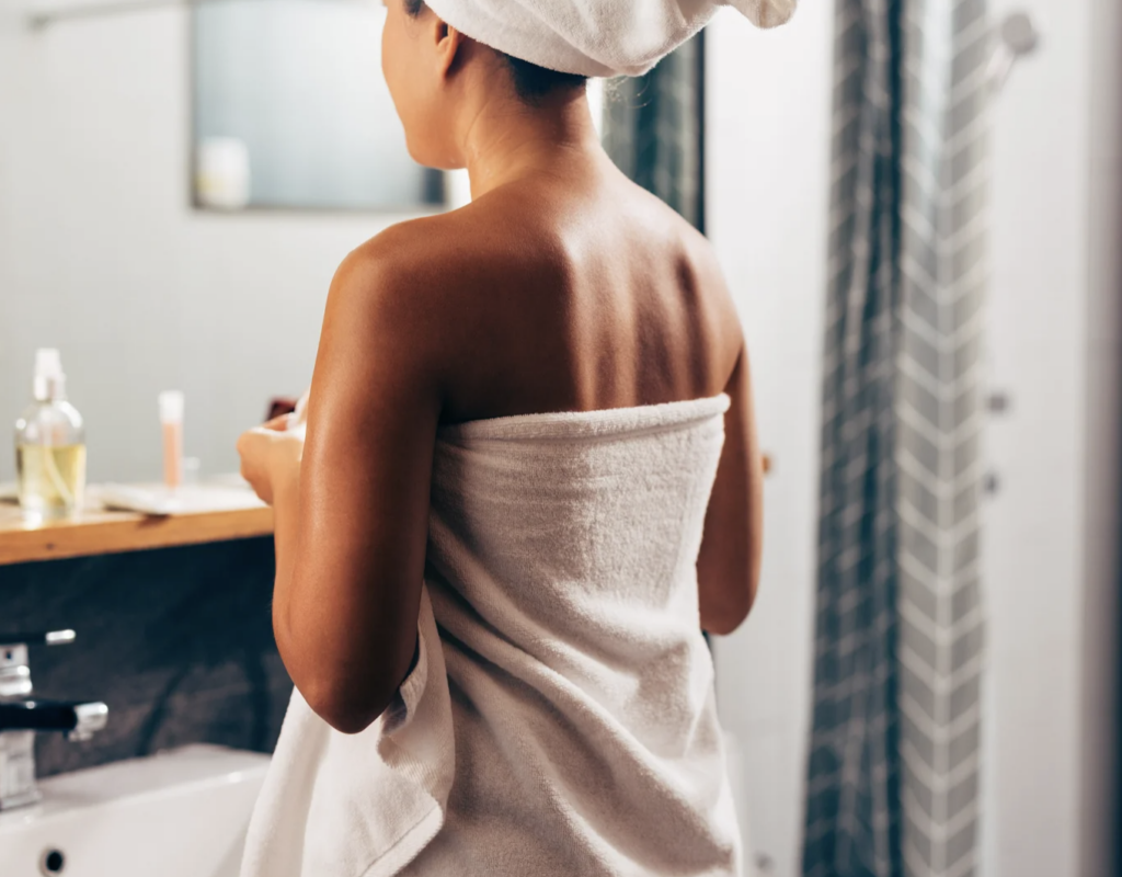 Deodorantele „naturale” pot ascunde riscuri pentru piele, avertizează specialiștii Bucuria de a alege produse „naturale” în detrimentul celor convenționale este tot mai răspândită, inclusiv în ceea ce privește igiena personală