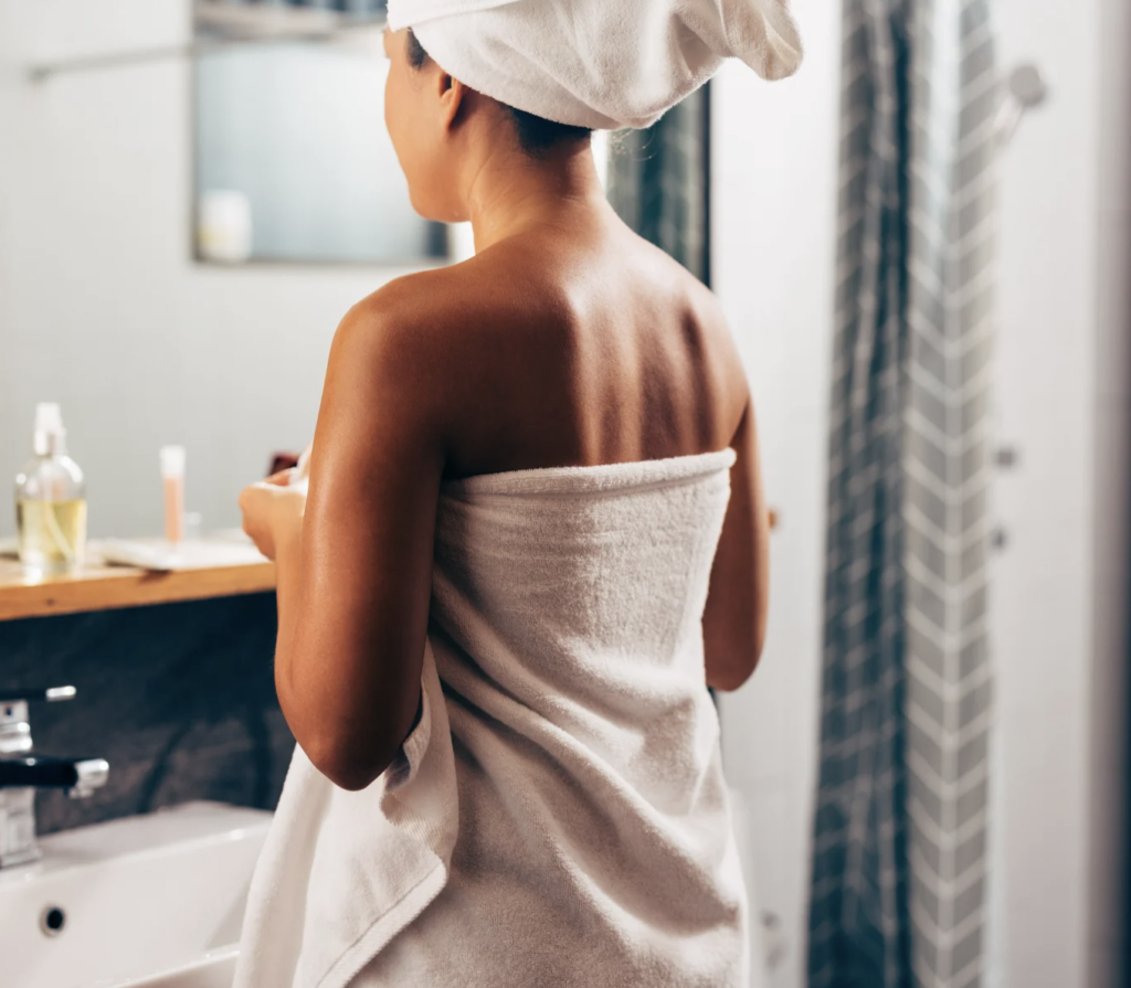 Deodorantele „naturale” pot ascunde riscuri pentru piele, avertizează specialiștii Bucuria de a alege produse „naturale” în detrimentul celor convenționale este tot mai răspândită, inclusiv în ceea ce privește igiena personală