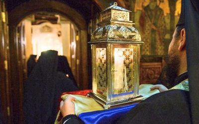 Sfânta Lumină ajunge la București cu zbor privat, pe fondul războiului din Orient