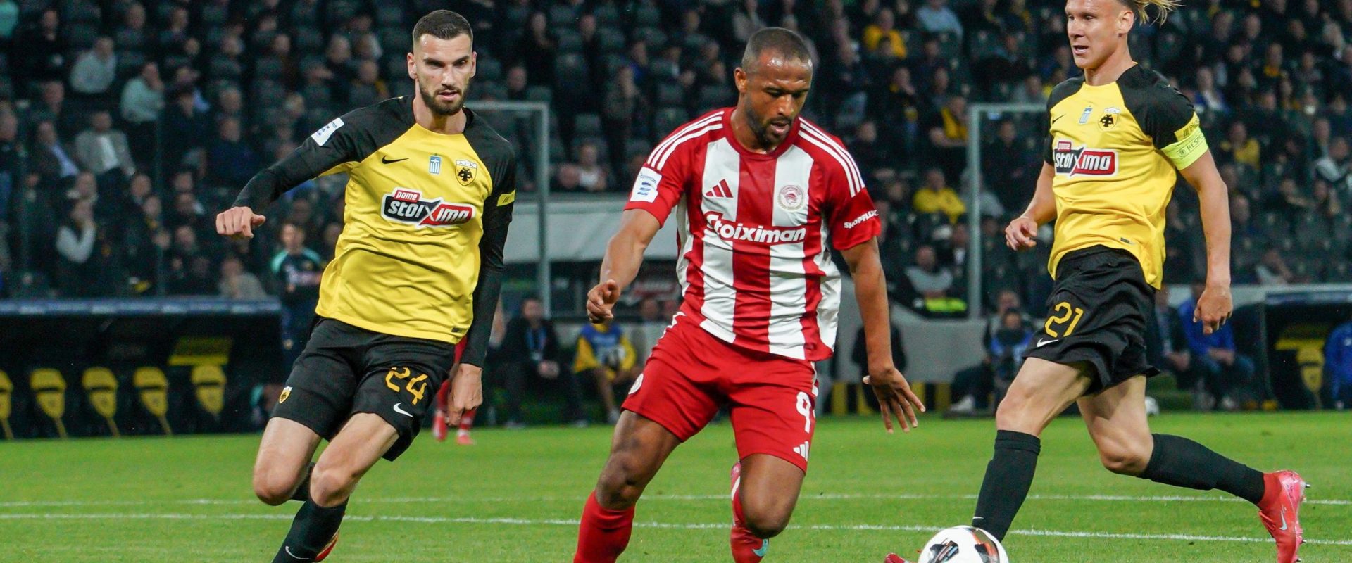 Derby de foc în Grecia: Olympiacos întâlnește AEK Atena în prima etapă a play-off-ului Piraeusul se pregătește pentru un spectacol fotbalistic de excepție