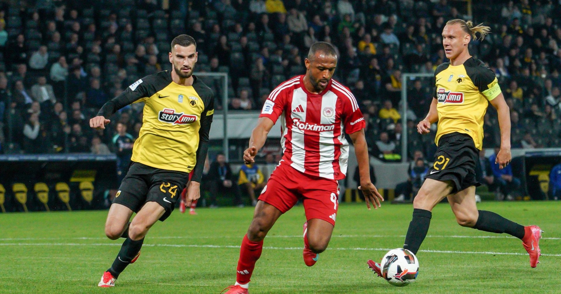 Derby de foc în Grecia: Olympiacos întâlnește AEK Atena în prima etapă a play-off-ului Piraeusul se pregătește pentru un spectacol fotbalistic de excepție