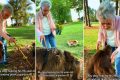 Bătrânica de 96 de ani și dulăul de 70 kg: Grădinărit, un spectacol viral