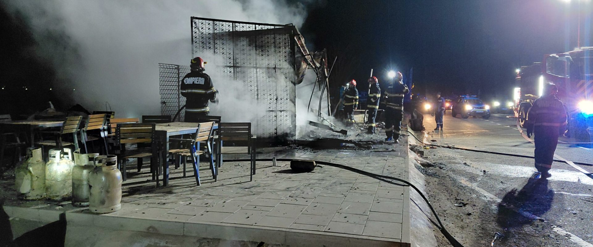 Incendiu devastator la un fast-food din Cluj, în toiul nopții