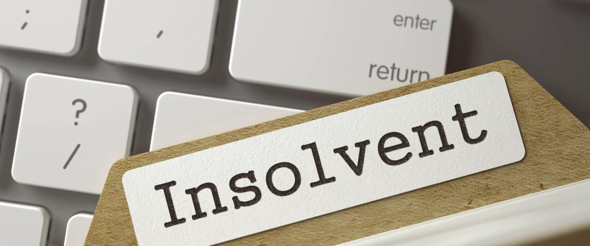 Iinsolvența în 2026: Cum afectează „nivelul de trai rezonabil” datoriile românilor?