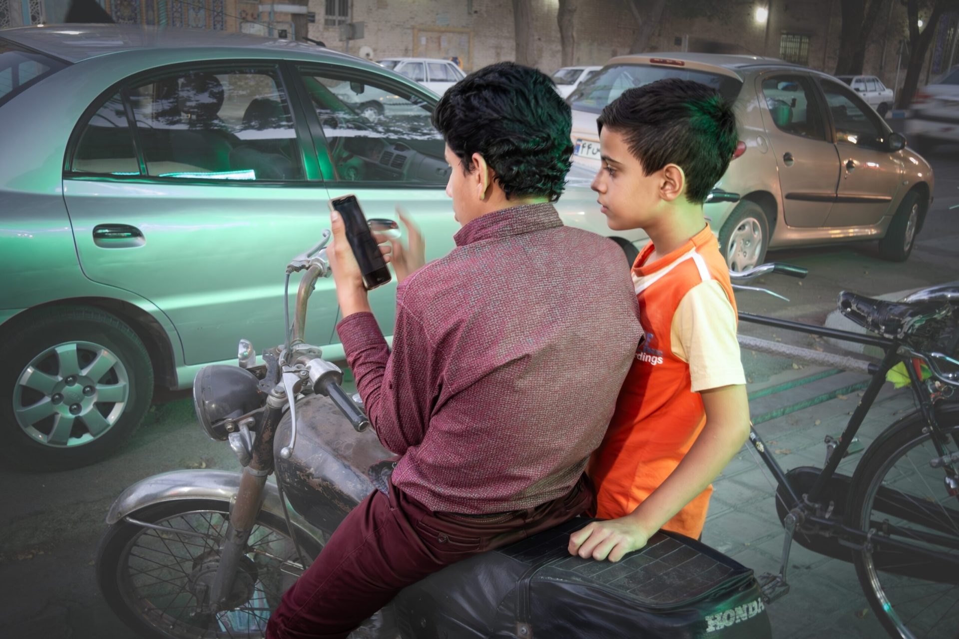 Iran: Copii recrutați pentru război