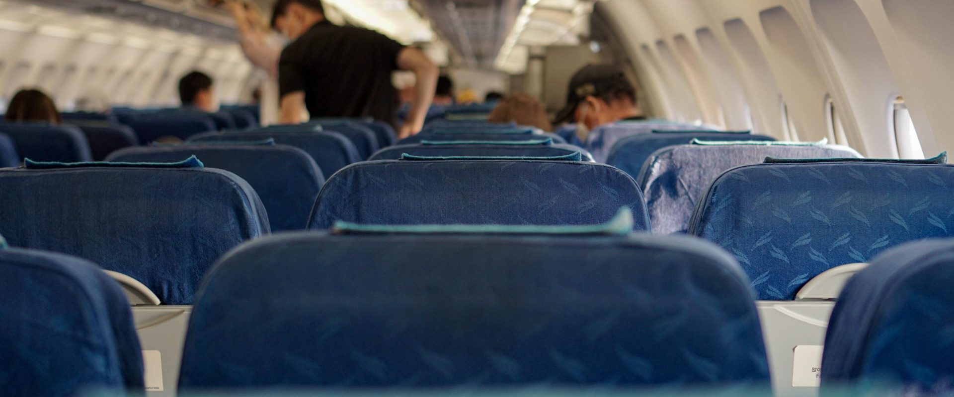 Avionul se prăbușește! Zboruri anulate, ce fac pasagerii cu biletele