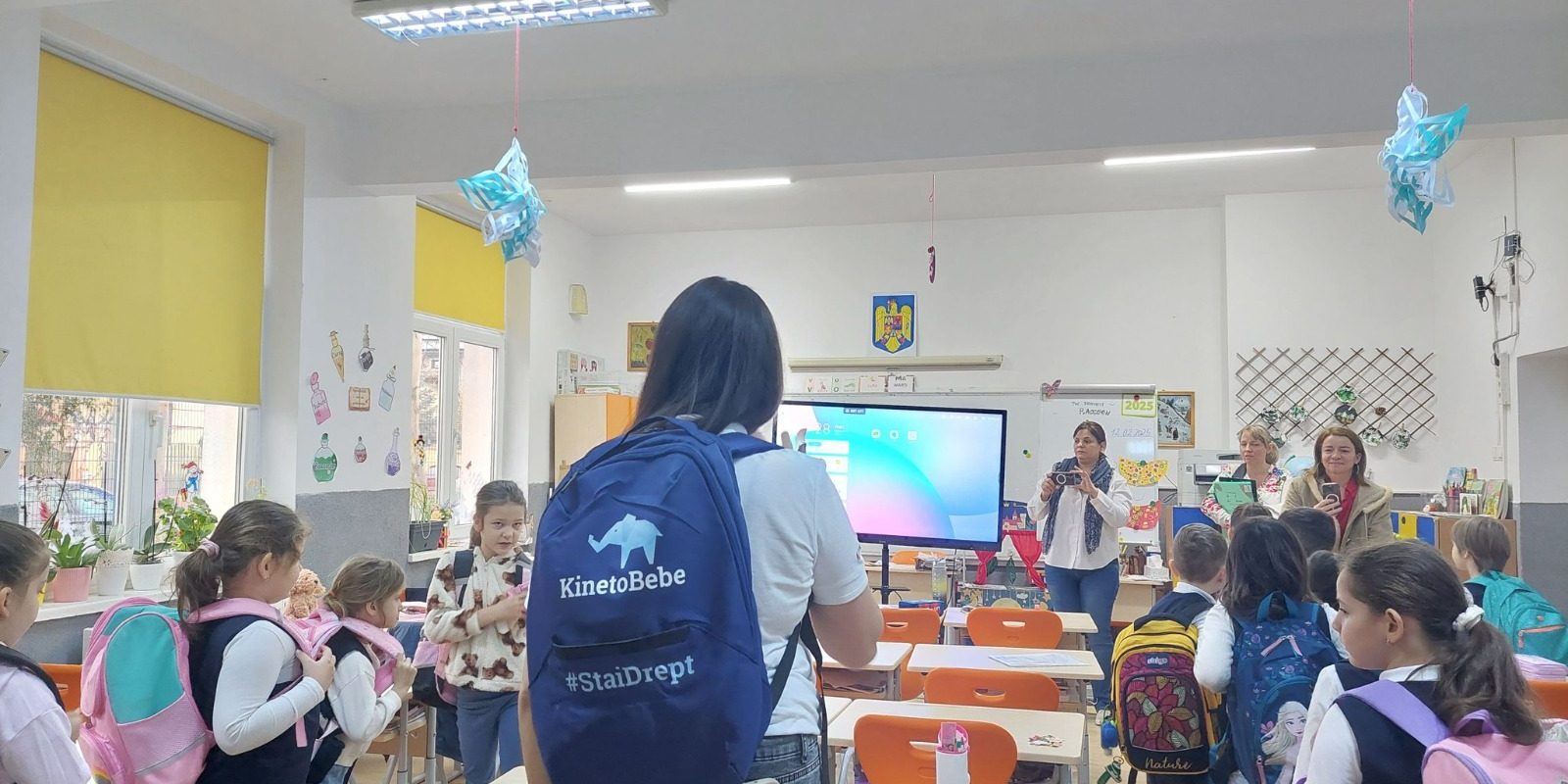 Părinți, atenție: Postura CORECTĂ a școlarilor, un MUST!