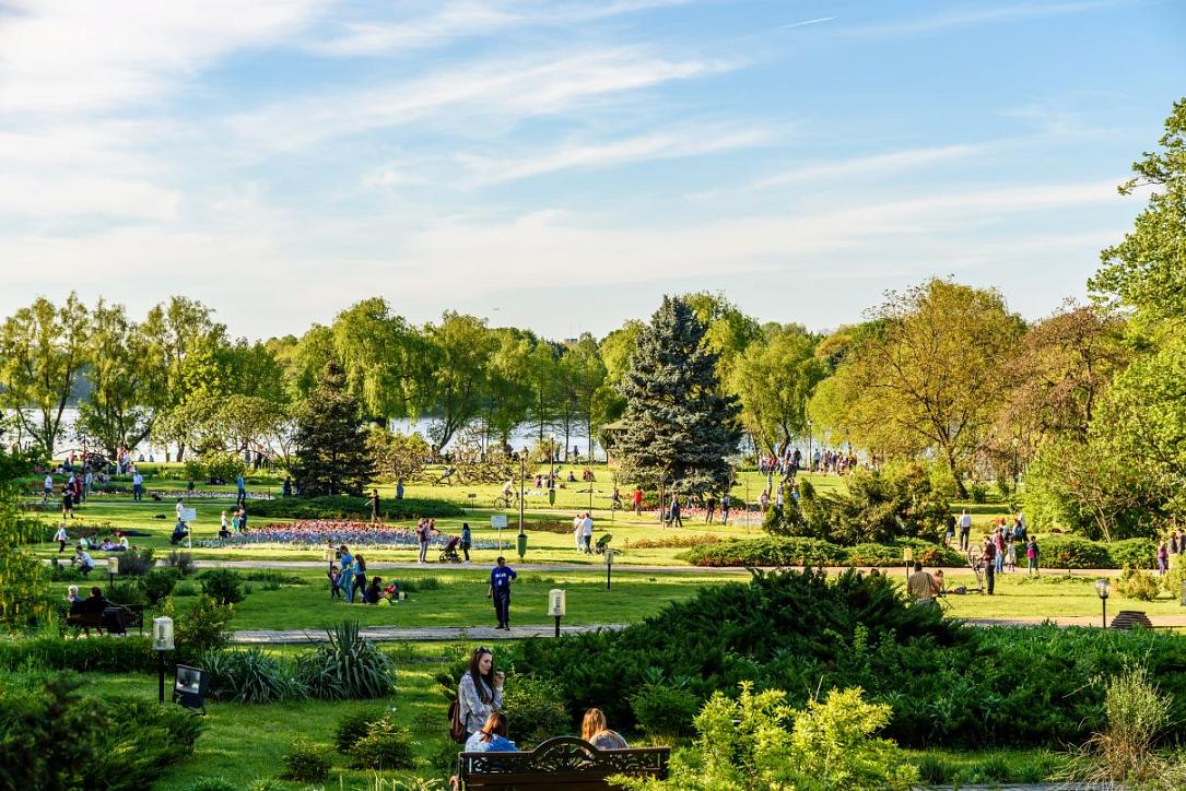 Festivaluri de film: O’Clock, Alpin Film, Hanami – weekend plin, București