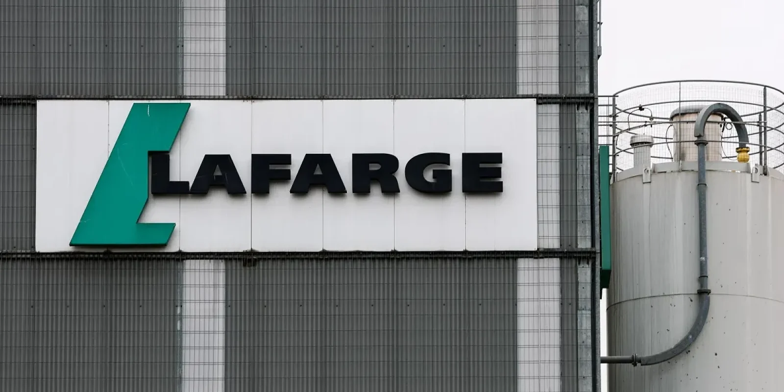 Lafarge, vinovată: Holcim a finanțat jihadiștii din Siria