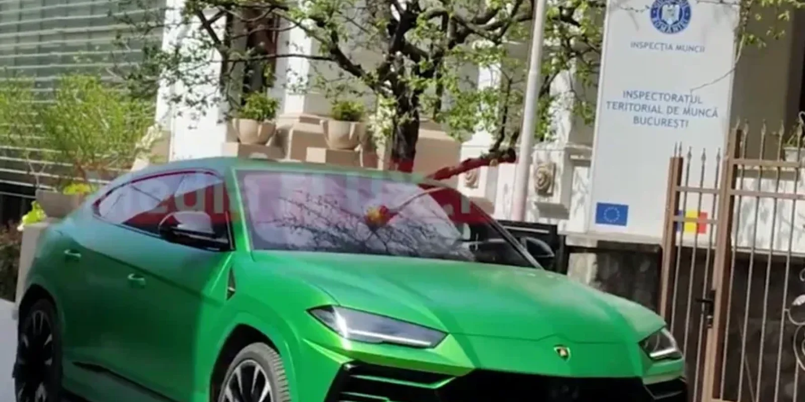 Șeful ITM București, dat afară după ce a venit la muncă cu Lamborghini