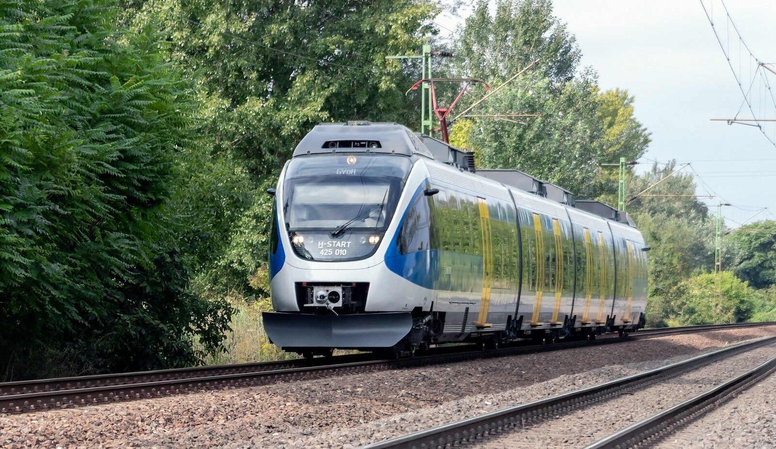 Trenuri cu hidrogen: Rute București-Otopeni și Pitești, contractul, după licitații eșuate