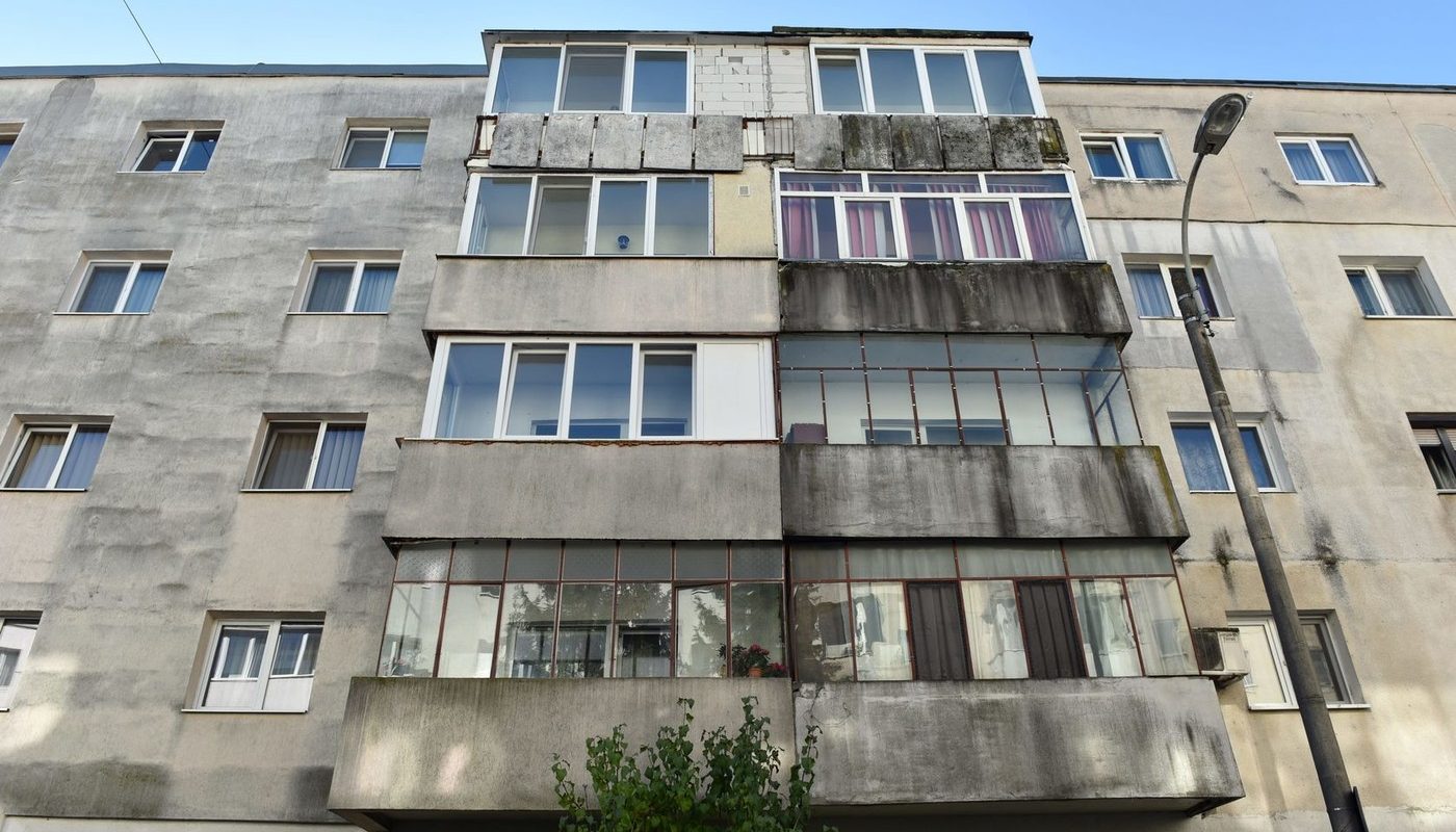 Lifturi modernizate: 100 de blocuri vechi cu peste 3 etaje incluse în program