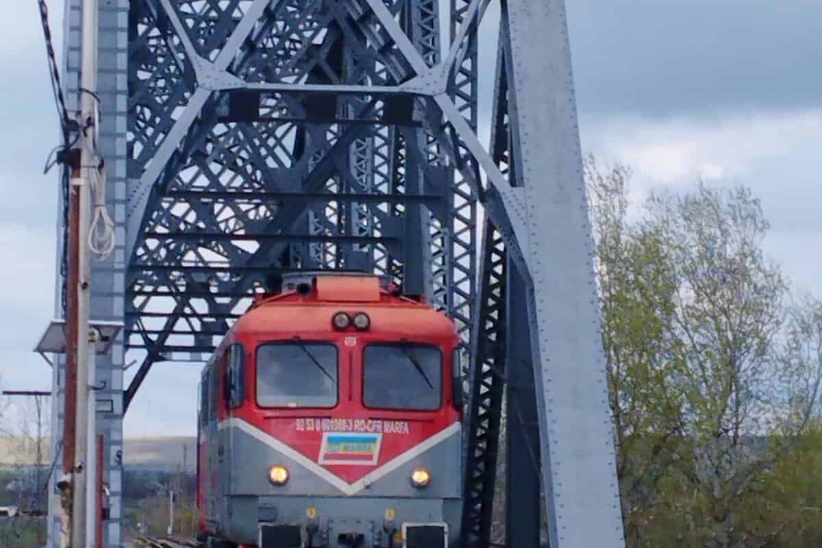Locomotiva românească, cu ecartament normal, a ajuns în Republica Moldova