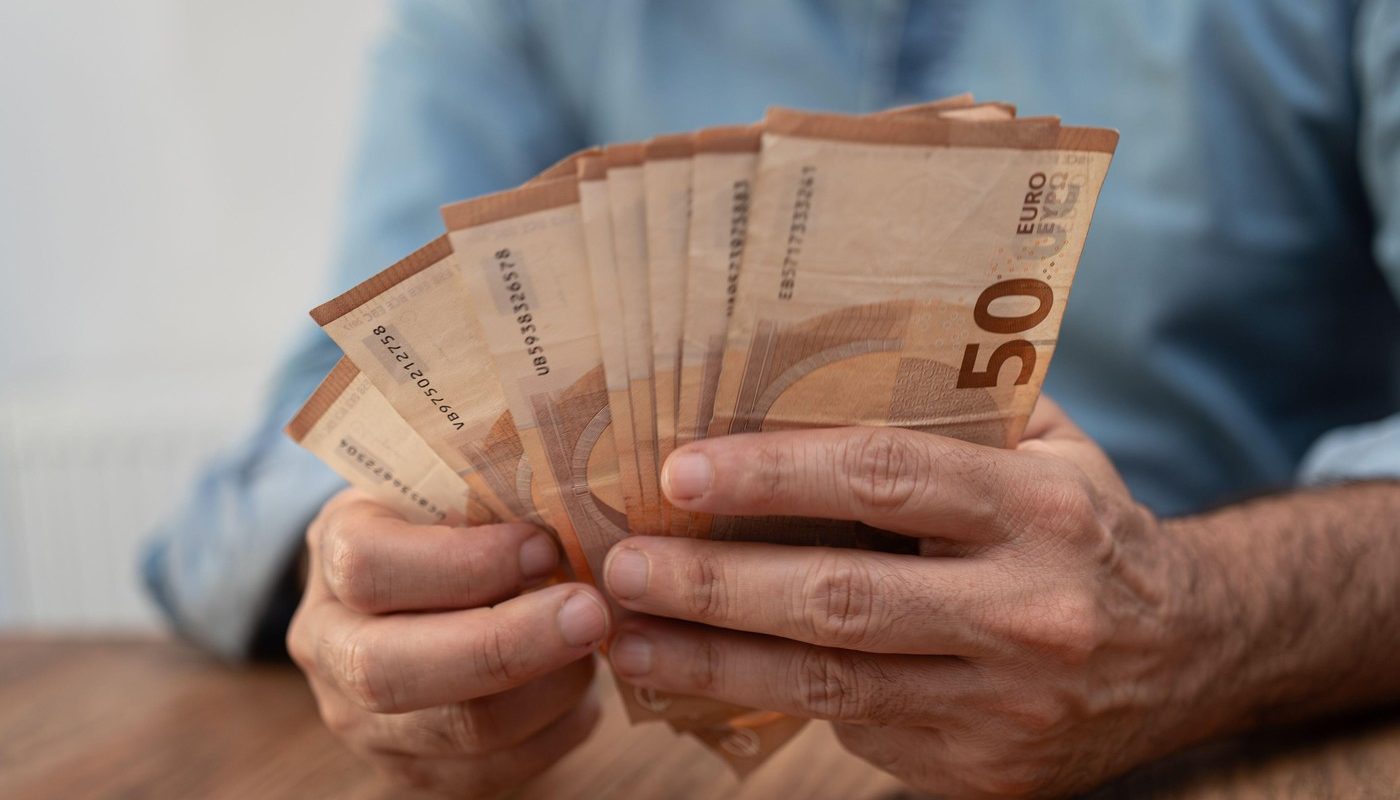Salarii de peste 2.300 euro în Franța, în ce domenii se fac angajări