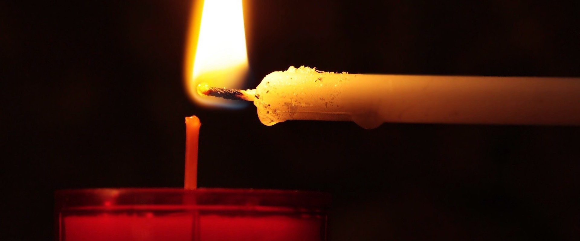 Patriarhia Română asigură aducerea Sfintei Lumini de la Ierusalim Patriarhia Română a obținut un culoar special de zbor pentru a aduce Sfânta Lumină de la Ierusalim în Sâmbăta Mare