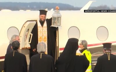 Lumina Sfântă din Ierusalim a ajuns în România: Mesajul de speranță