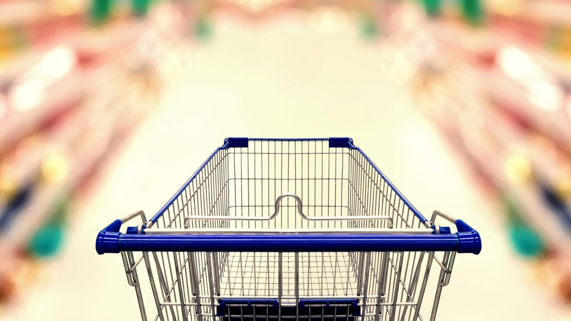 O temperare drastică a consumului afectează puternic economia, conform declarațiilor lui Feliciu Paraschiv, vicepreședintele Asociației Naționale a Comercianților Mici și Mijlocii din România (ANCMMR), făcute miercuri, 8 aprilie 2026