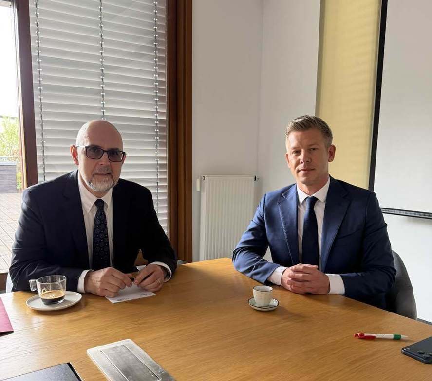 Magyar, viitorul premier ungur, promite ajutor pentru maghiarii din Transilvania, la întâlnirea cu Kelemen Hunor