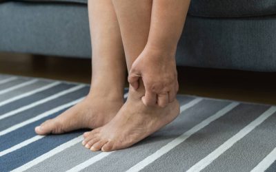 Umflături pe picioare: Semnal de alarmă pentru diabet, boli de ficat sau rinichi