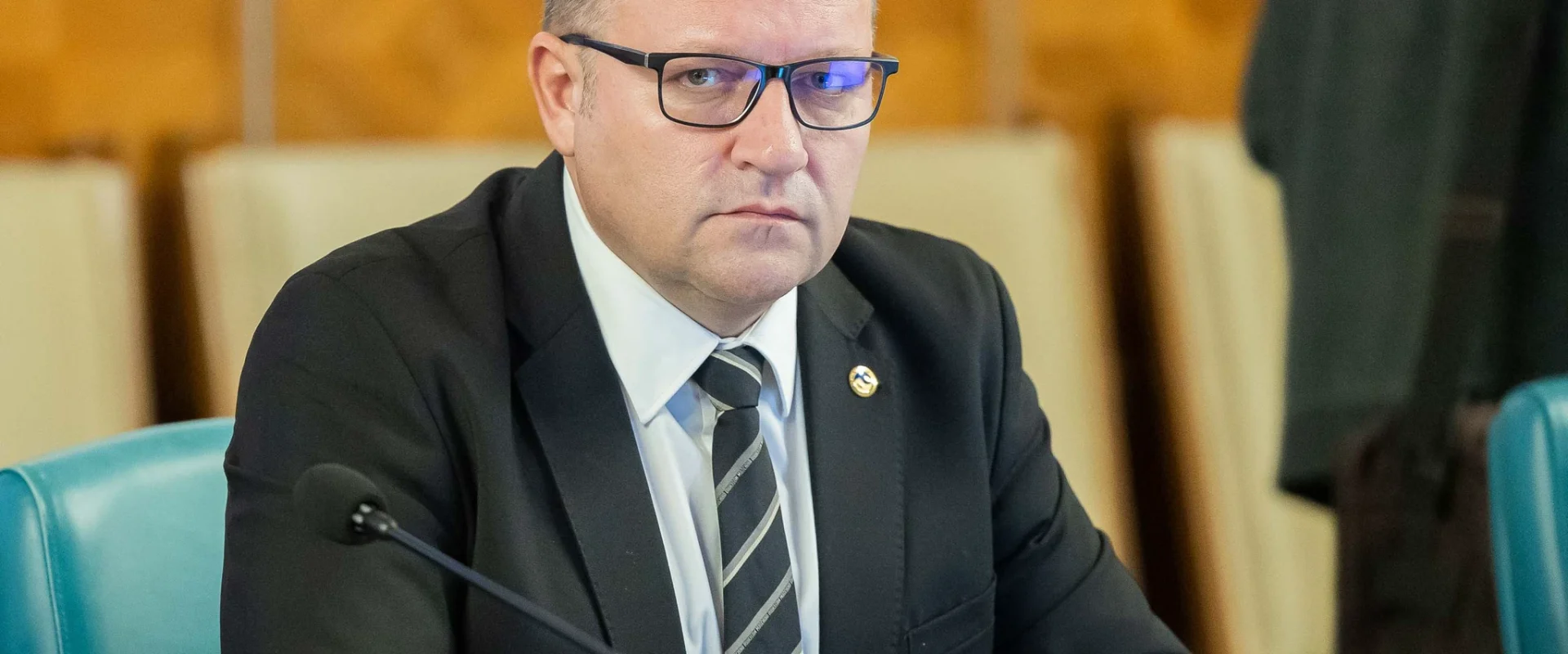 Budăi, replica usturătoare: “Stabilitatea” lui Bolojan e sărăcie curată pentru români