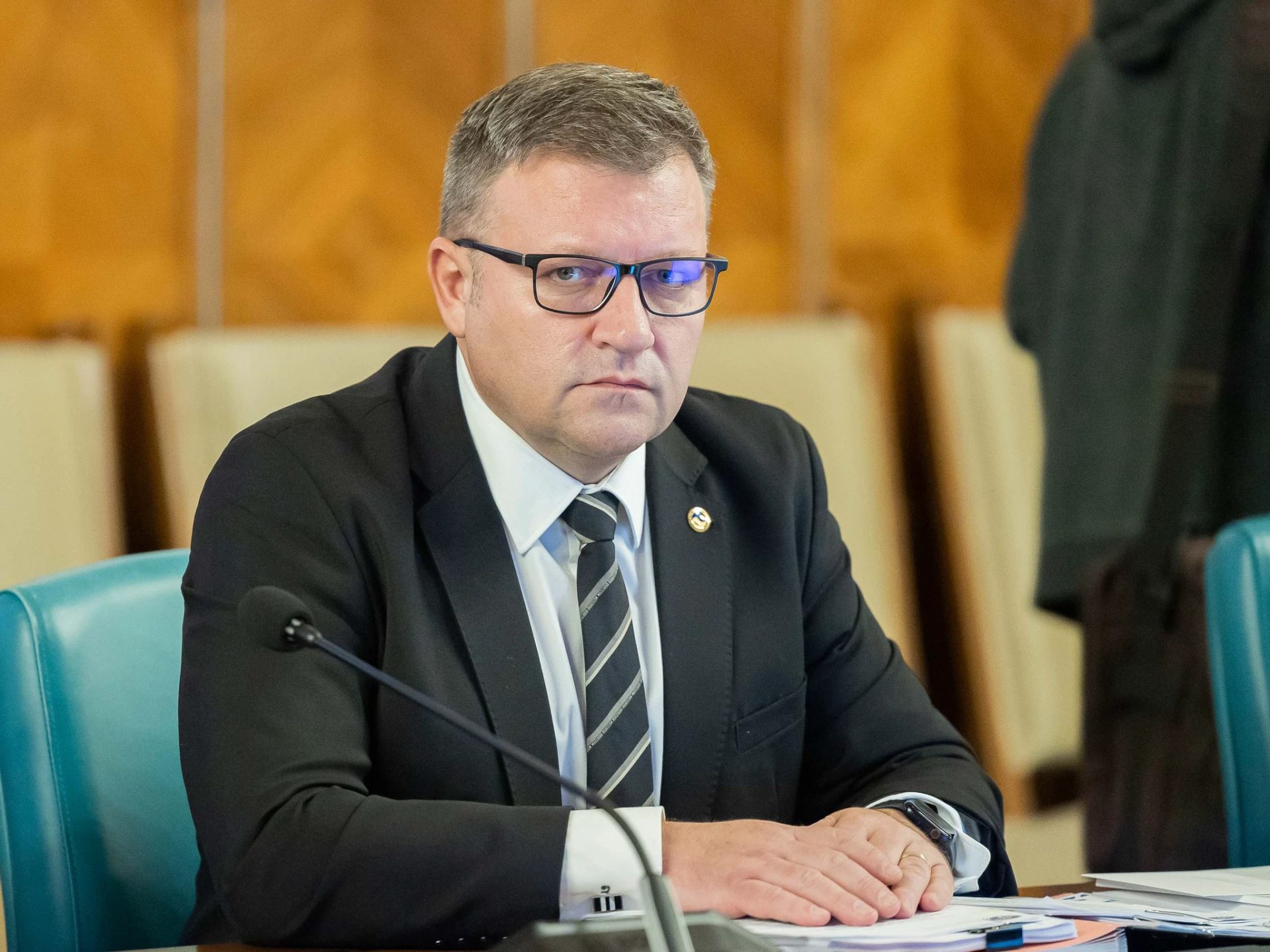 MINISTRUL BUDĂI CRITICĂ POLITICILE DE AUSTERITATE, ACUZÂND CREȘTEREA PREȚURILOR ȘI SCĂDEREA NIVELULUI DE TRAI Marius Budăi, fost ministru al Muncii, a criticat dur politicile de austeritate, afirmând că acestea au dus la creșterea prețurilor și la scăderea nivelului de trai al românilor