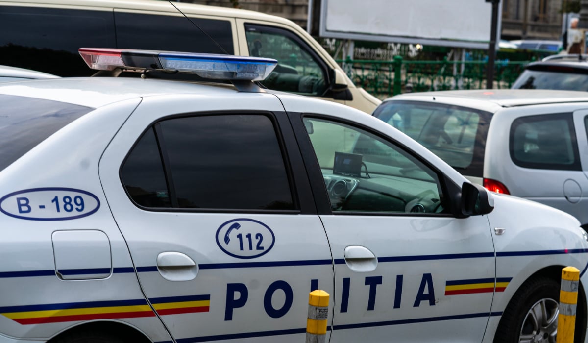 Oradea: Șarlatanul care s-a dat „mamă” de minor și polițist, fraudă cu carduri