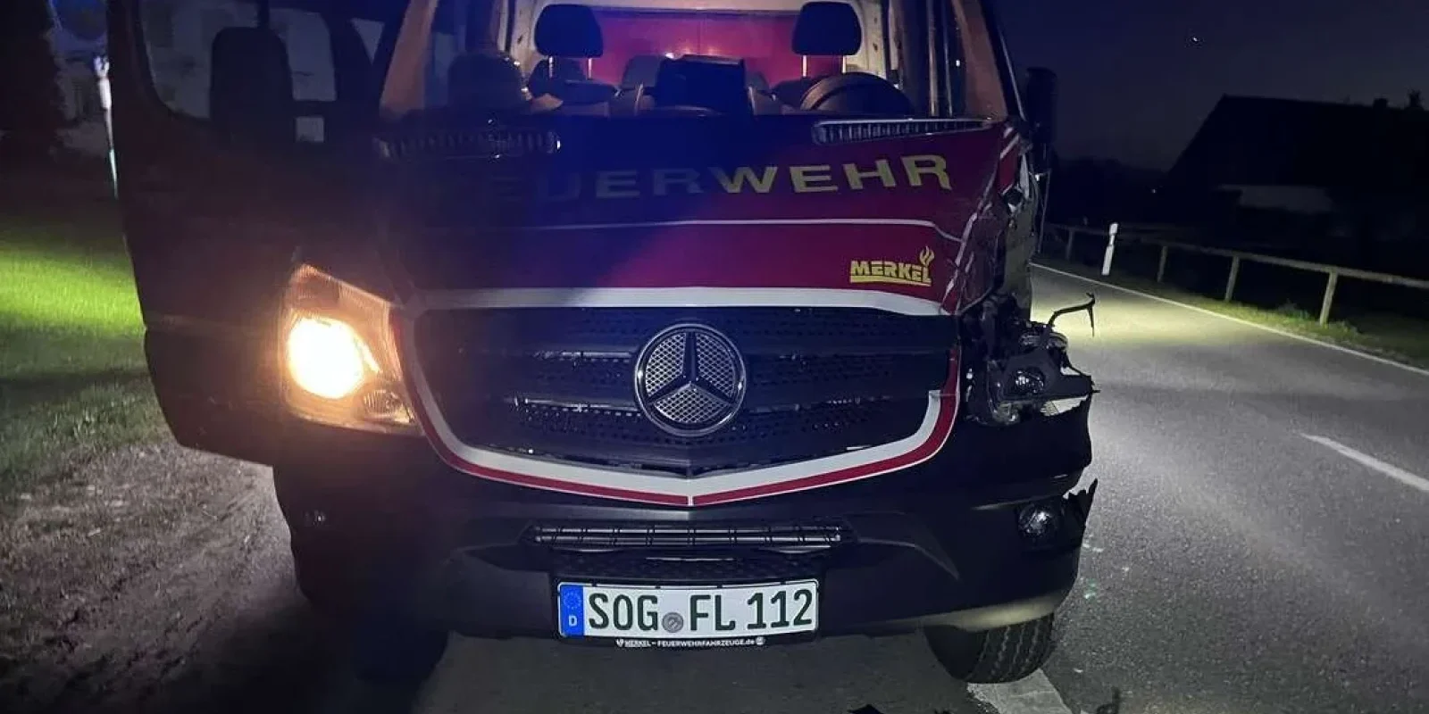 Român avariază singura autospecială: Pompierii germani, blocați