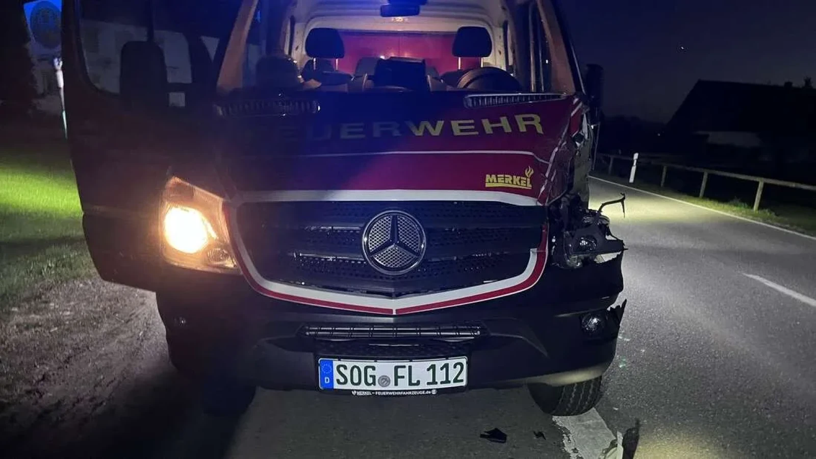 Român avariază singura autospecială: Pompierii germani, blocați