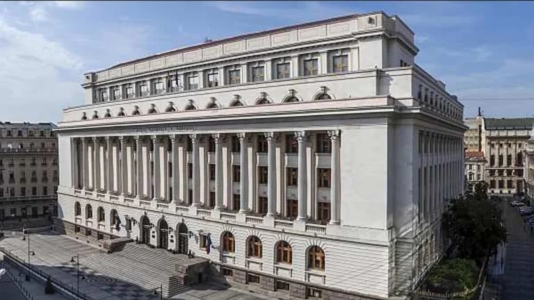 Analiză ȘTIINȚIFICĂ: Cum își gestionează românii banii și consumul?