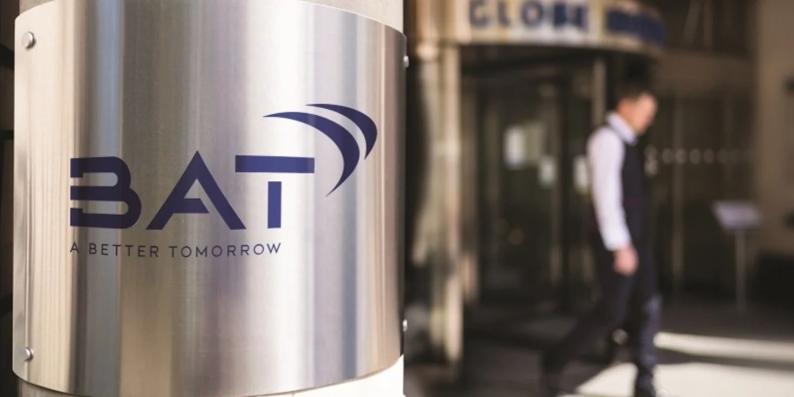 Araya și Basile, SCHIMBĂRI la vârful BAT: Ce se întâmplă în România și Europa