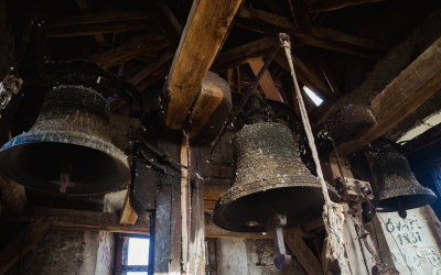 Clopotul s-a prăbușit de Înviere: Clopotar lovit, stare gravă