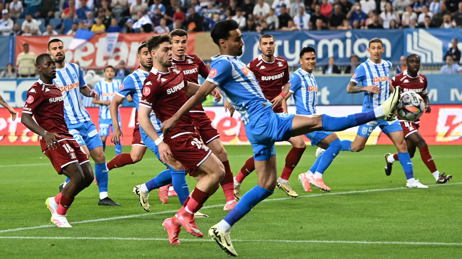 Craioveștii înving Rapid cu 1-0 în play-off-ul nebun