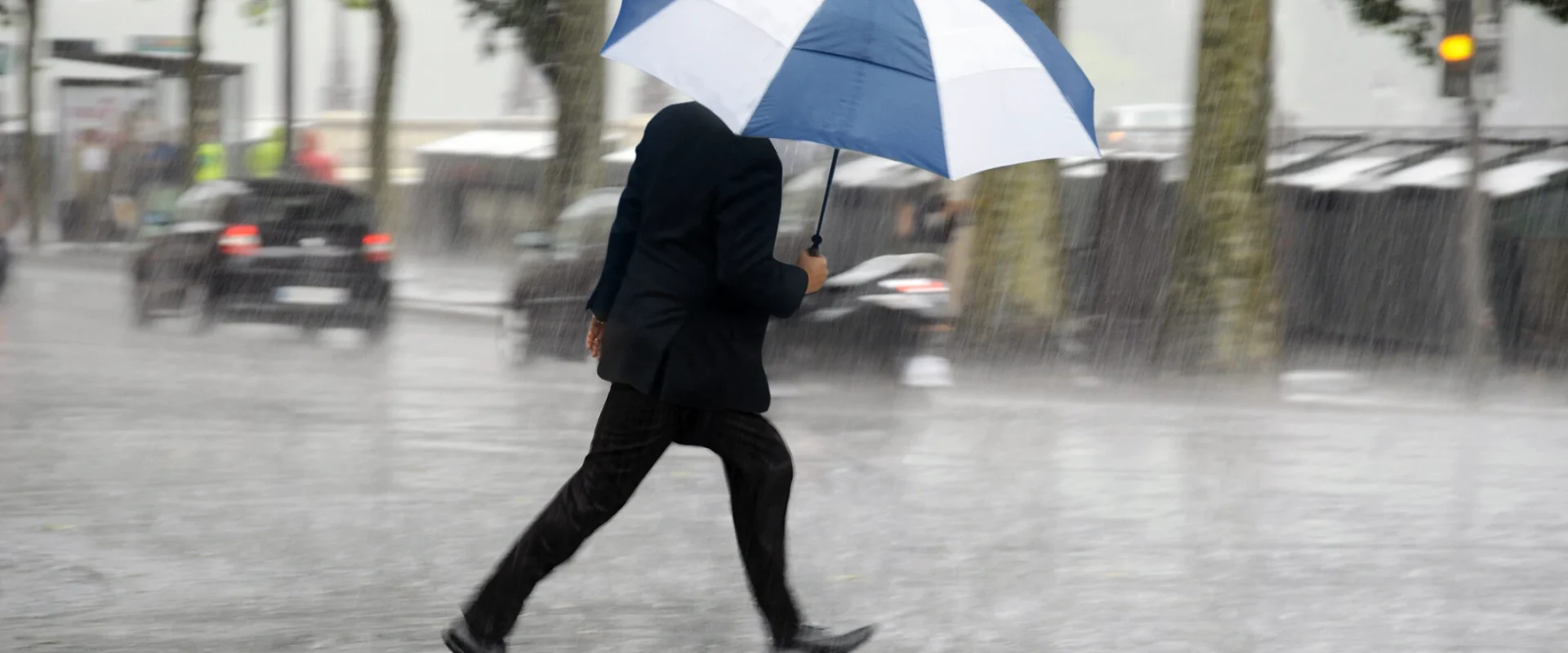 Un val de aer rece lovește România: Scădere bruscă de temperatură și fenomene de iarnă anuntate de ANM Vremea se schimbă radical în România, începând de joi, odată cu instalarea unui val de aer rece care va aduce temperaturi în scădere accentuată și fenomene specifice iernii, a anunțat Șefa Administrației Naționale de Meteorologie (ANM), ELENA MATEESCU