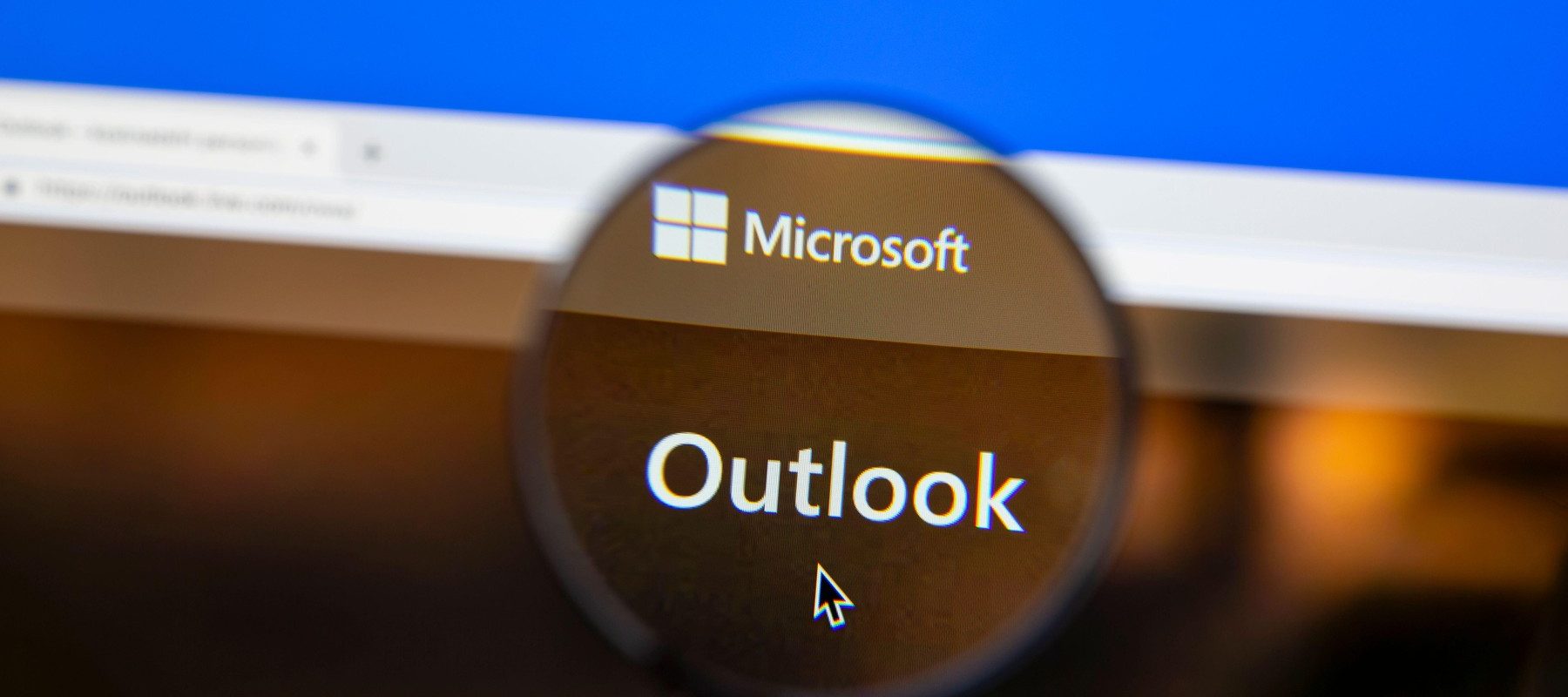 Microsoft repară bug-ul din outlook: Utilizatorii pot trimite mailuri din nou