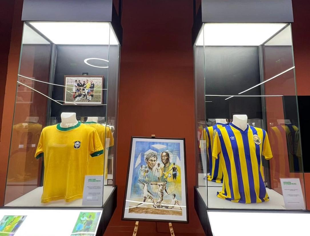 Acces liber la colecția Mircea Lucescu, la Muzeul Fotbalului din București