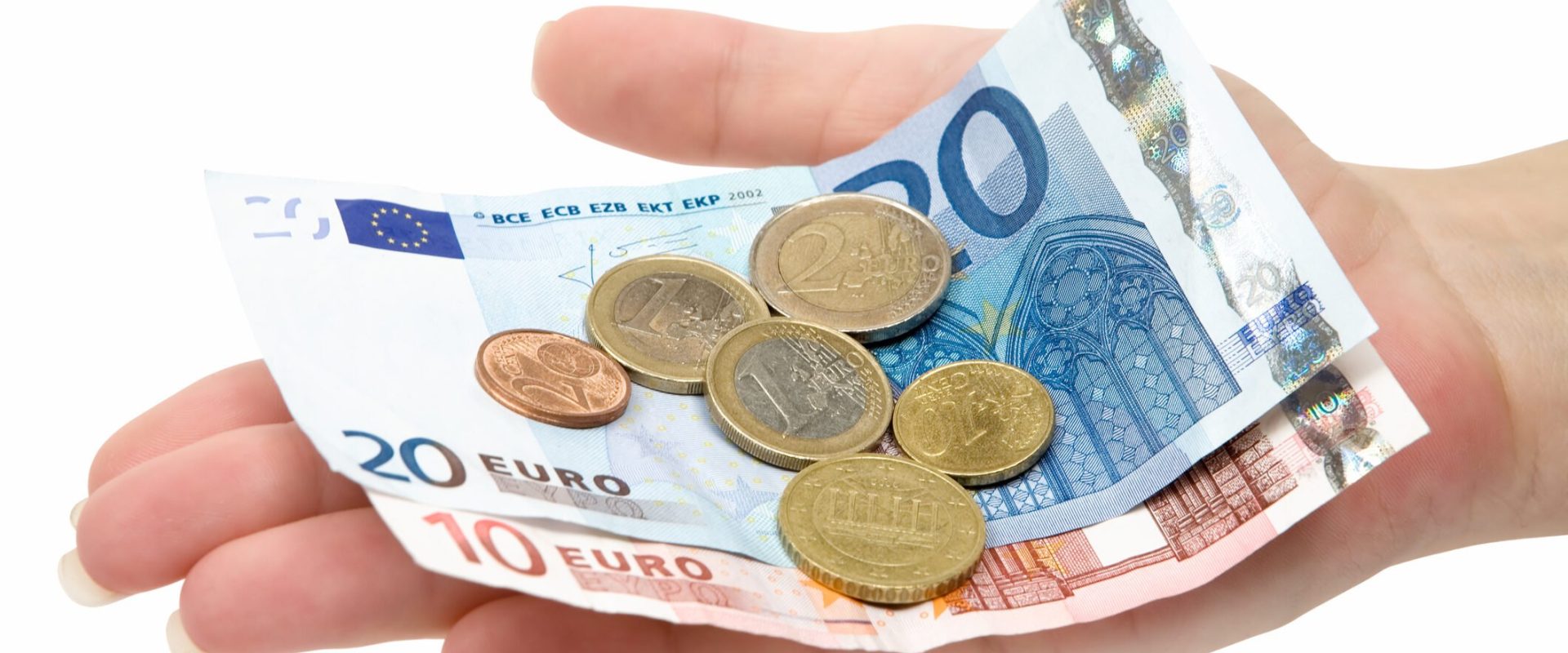 Din ce în ce mai mulți europeni renunță la monedele de valoare mică, iar acestea dispar rapid din circulație după ce sunt date ca rest