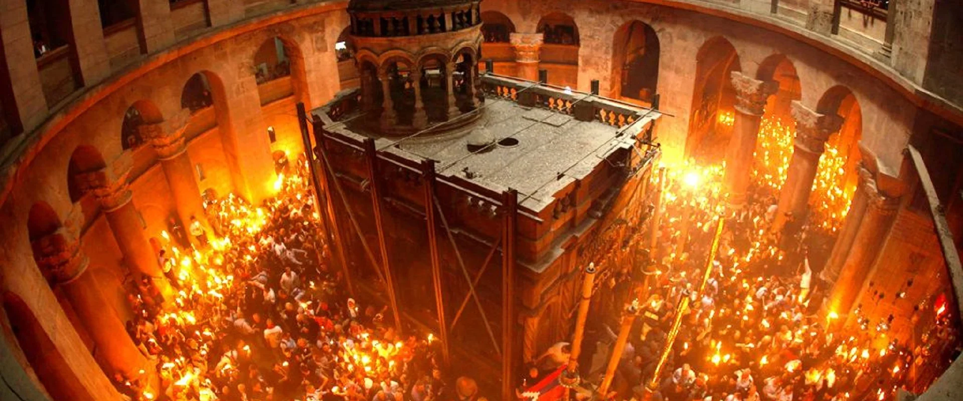 O Călătorie Unică Spre Lumina Învierii: Experiențe Memorabile