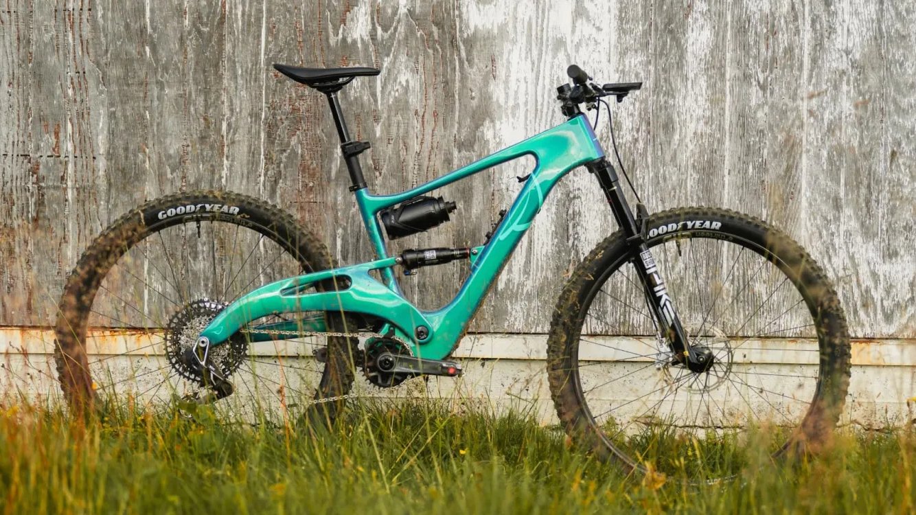 Noua eMTB de la LAUF promite mai puține compromisuri, nu mai multă putere Producătorul islandez LAUF lansează eElja, o bicicletă electrică de munte (eMTB) care promite să schimbe percepția asupra acestui segment