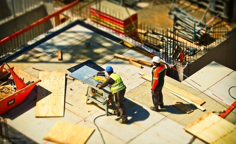 Scăderi masive în construcții: Firmele se așteaptă la reducerea lucrărilor, în 2026