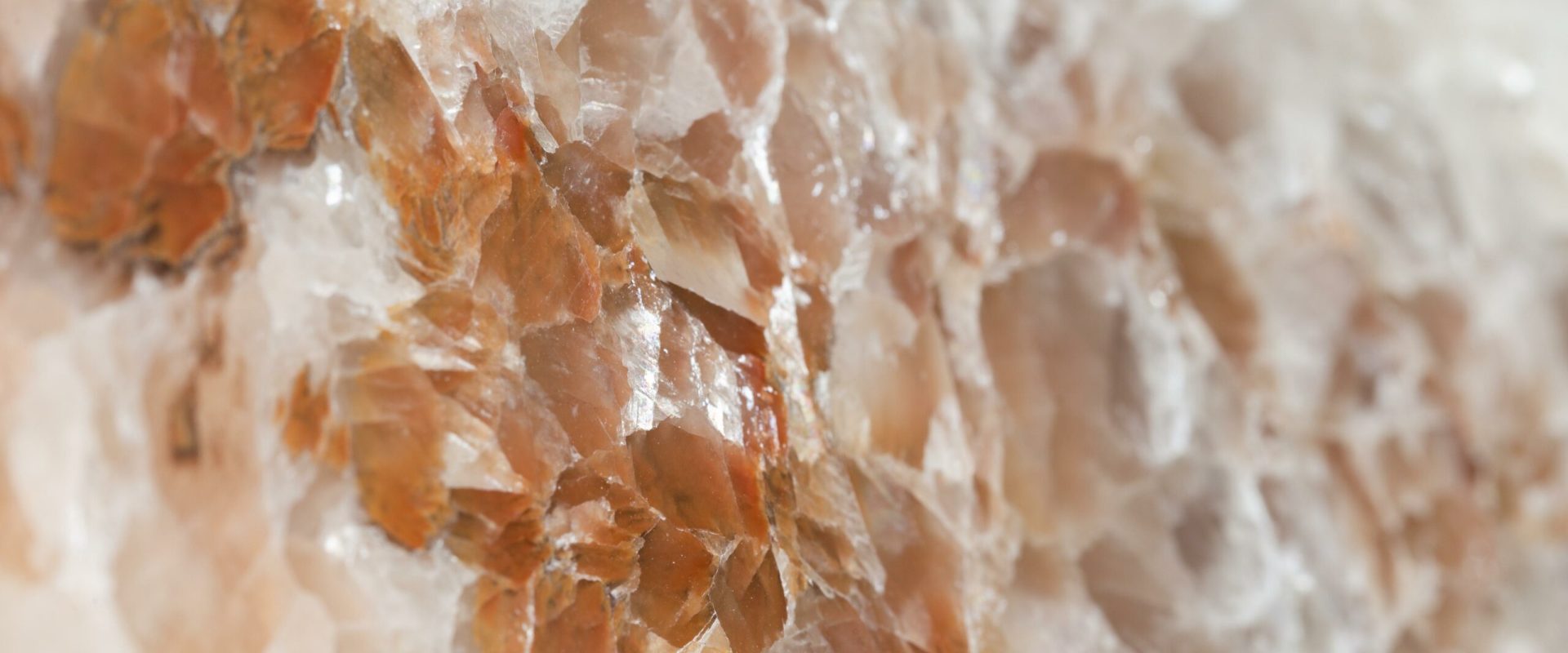 Dolomita sfidează știința: Secretul mineralului, dezvăluit după 200 de ani