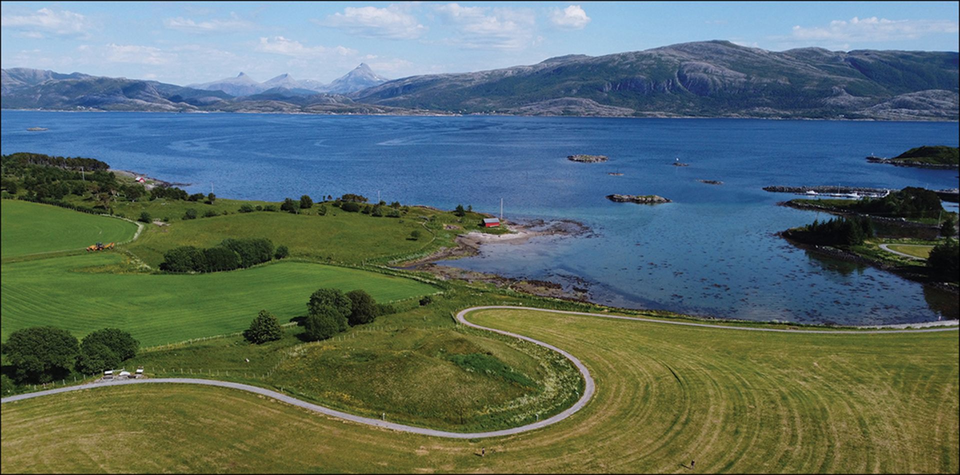 O corabie-mormânt antică, mai veche decât vikingii